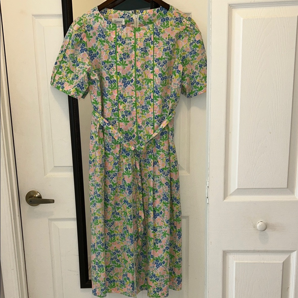 VGC Floral Midi belted pastel tea Dress with pockets Lily Pulitzer reminiscent